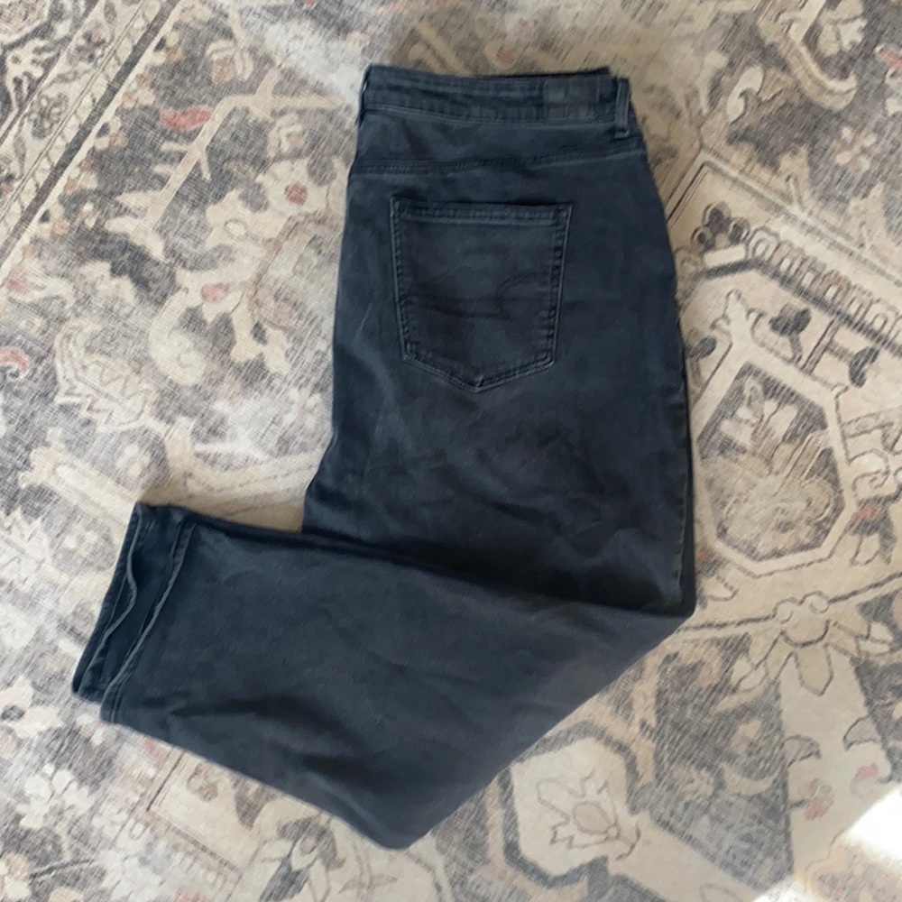 Size 22 American Eagle Stretch Grey Mom Jean! BRAND NEW TAGS ON!!!